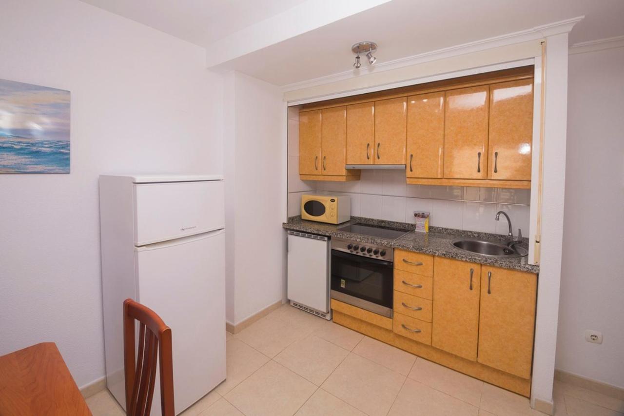 Apartamentos Ambar Beach Калпе Екстериор снимка