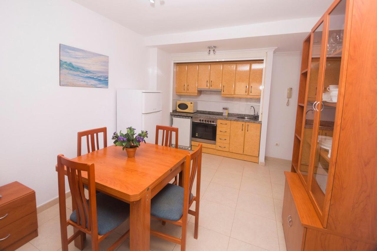 Apartamentos Ambar Beach Калпе Екстериор снимка