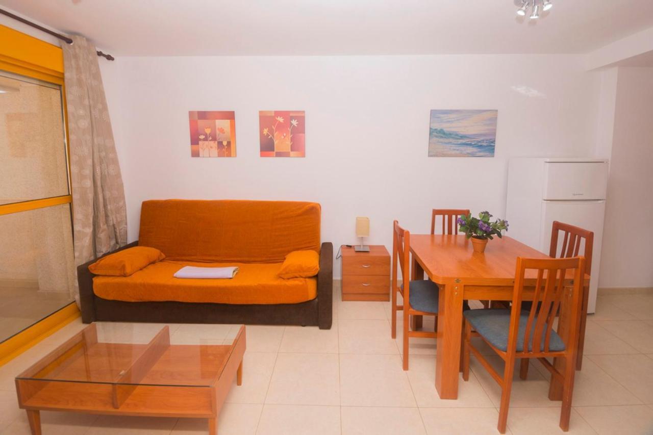 Apartamentos Ambar Beach Калпе Екстериор снимка