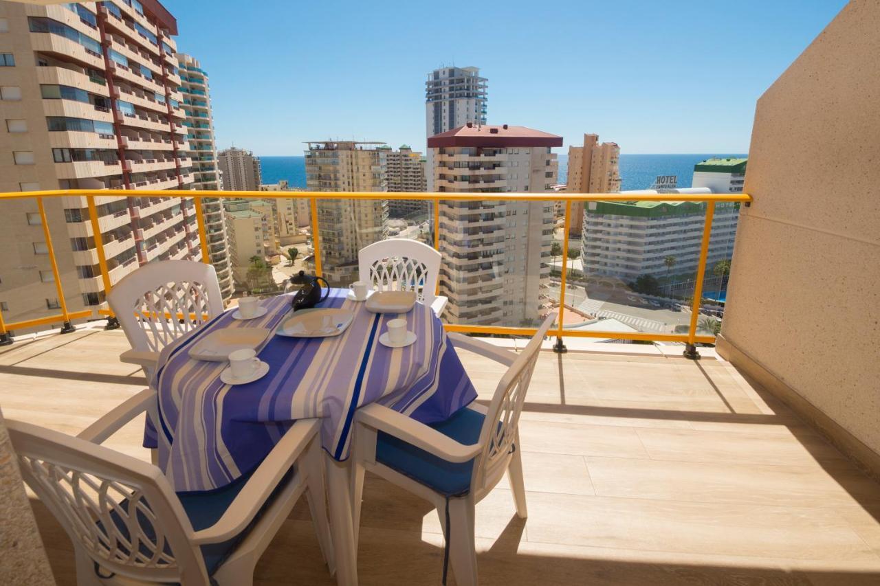 Apartamentos Ambar Beach Калпе Екстериор снимка