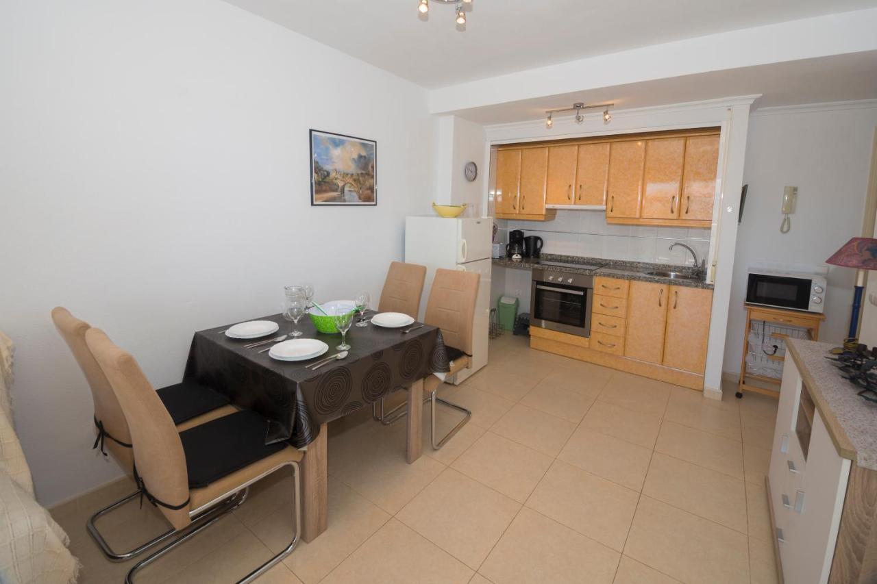 Apartamentos Ambar Beach Калпе Екстериор снимка