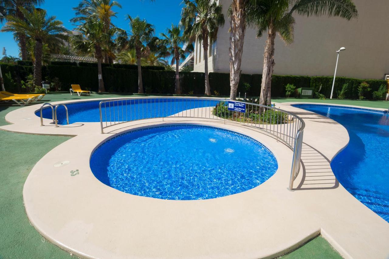 Apartamentos Ambar Beach Калпе Екстериор снимка