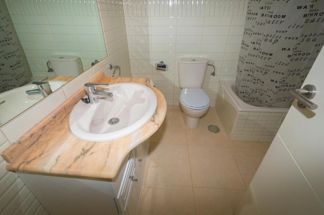 Apartamentos Ambar Beach Калпе Екстериор снимка